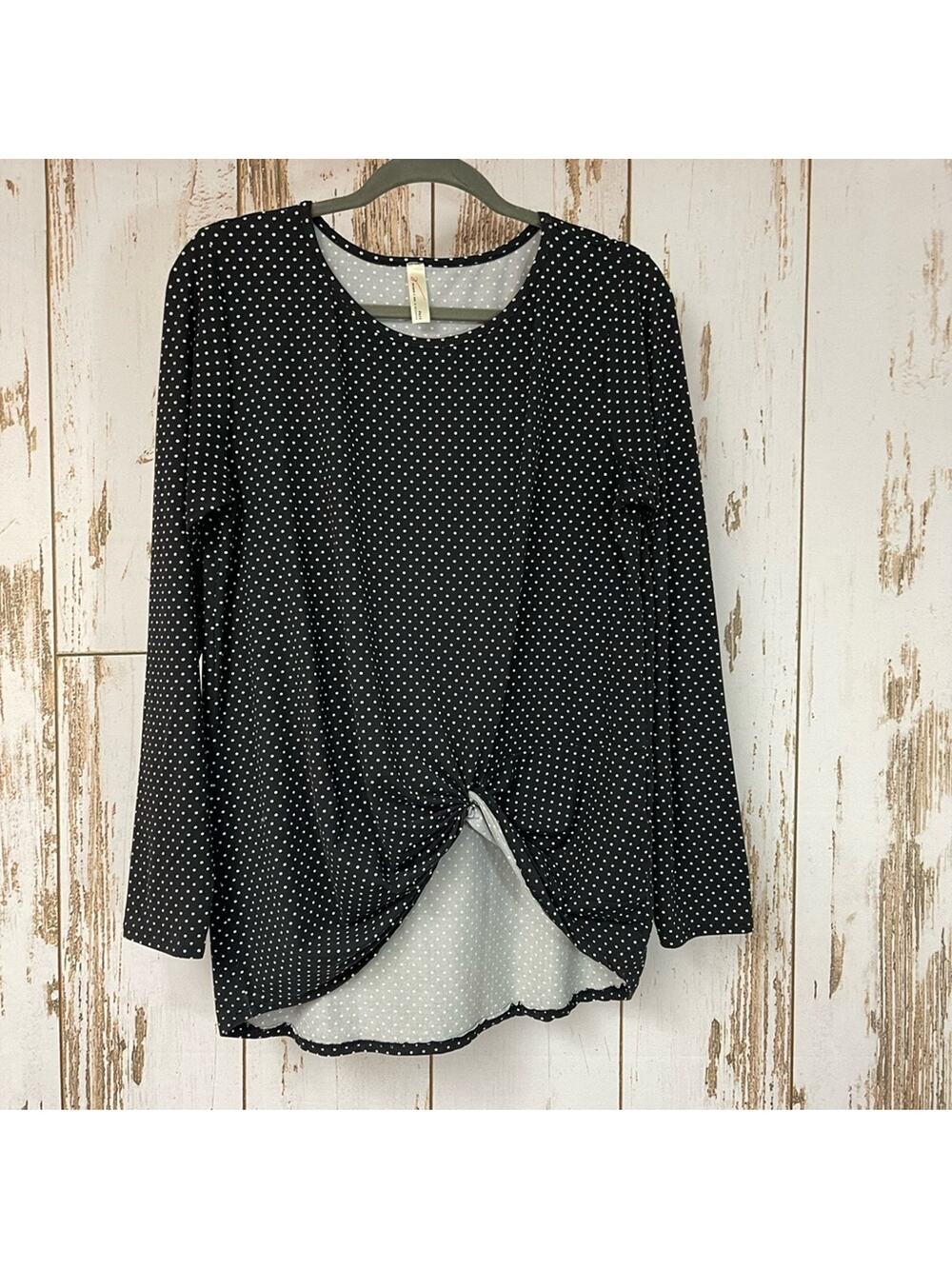 M2D, Boutique Polka Dot, Long Sleeve Shirt. Size Large. In excellent condition!